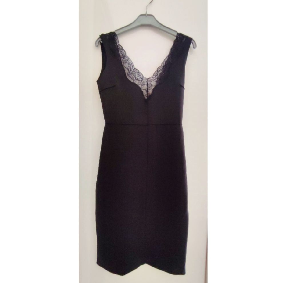 Robe moulante avec dentelle 