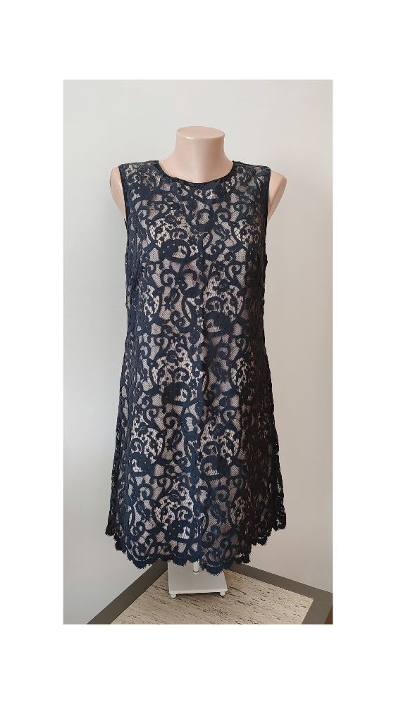 Robe courte dentelle 
