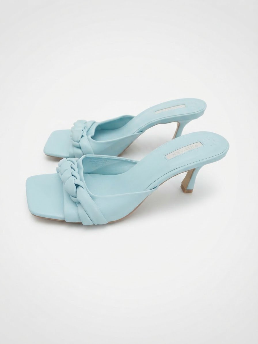 Sabot Primark jamais porté pointure ( 39,5 )💙💙🤍👡🤍💙💙