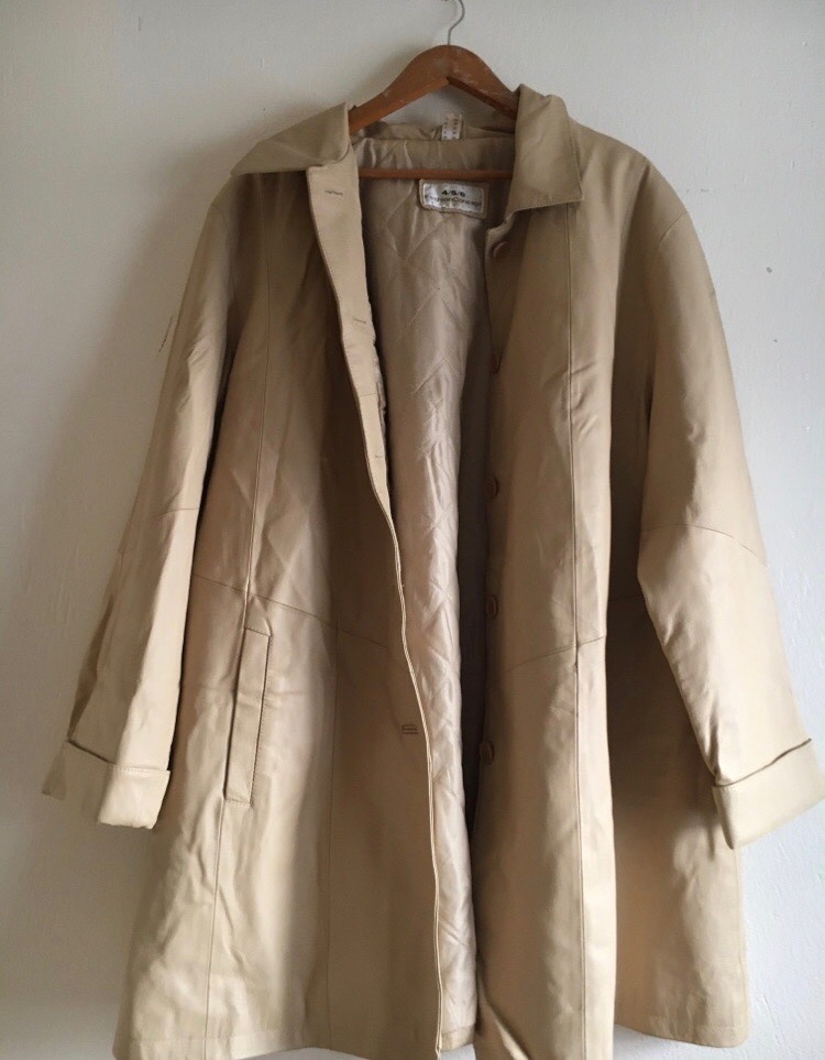 manteu beige cuire de grande taille 