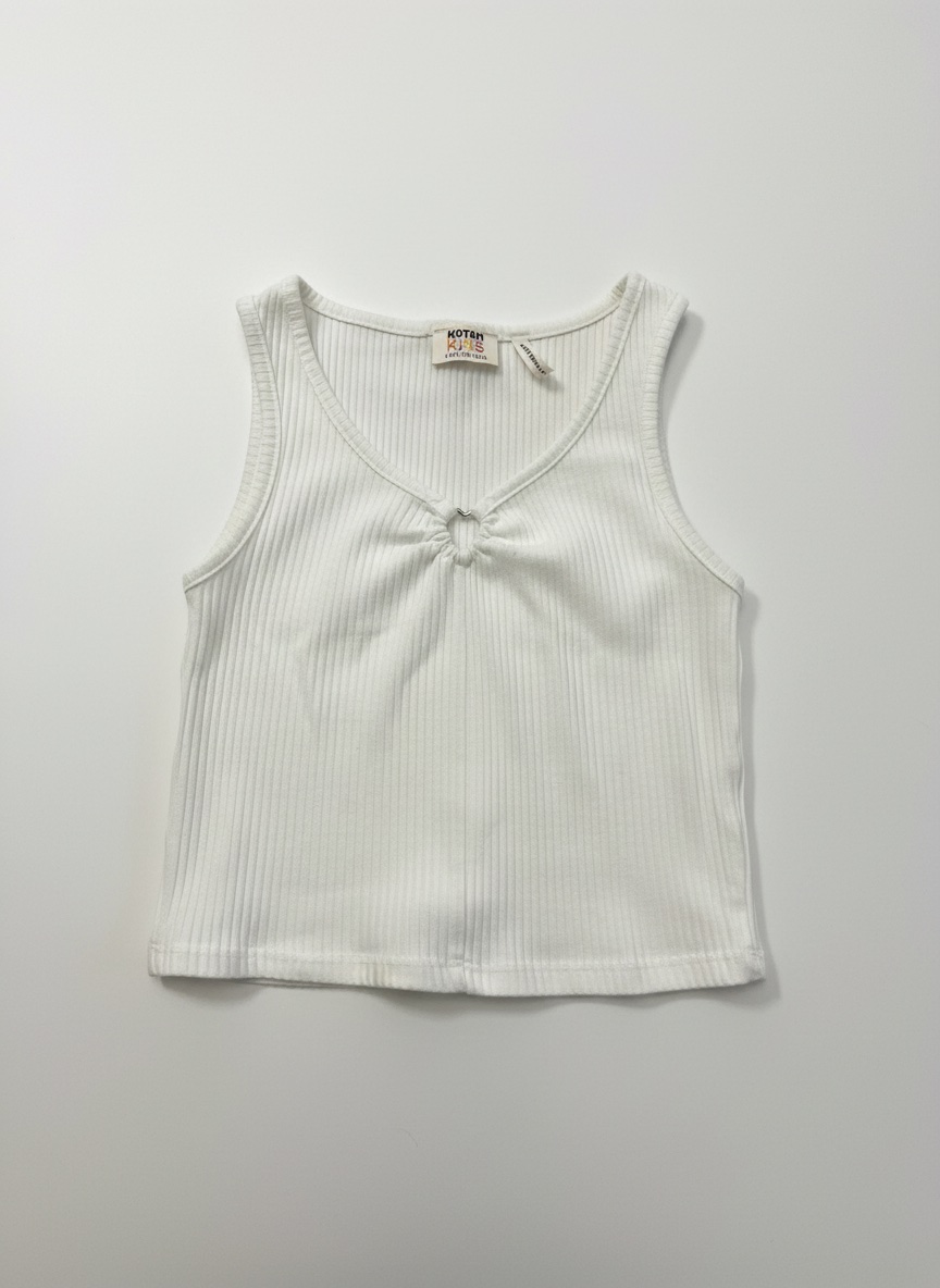 Débardeur blanc avec un coeur