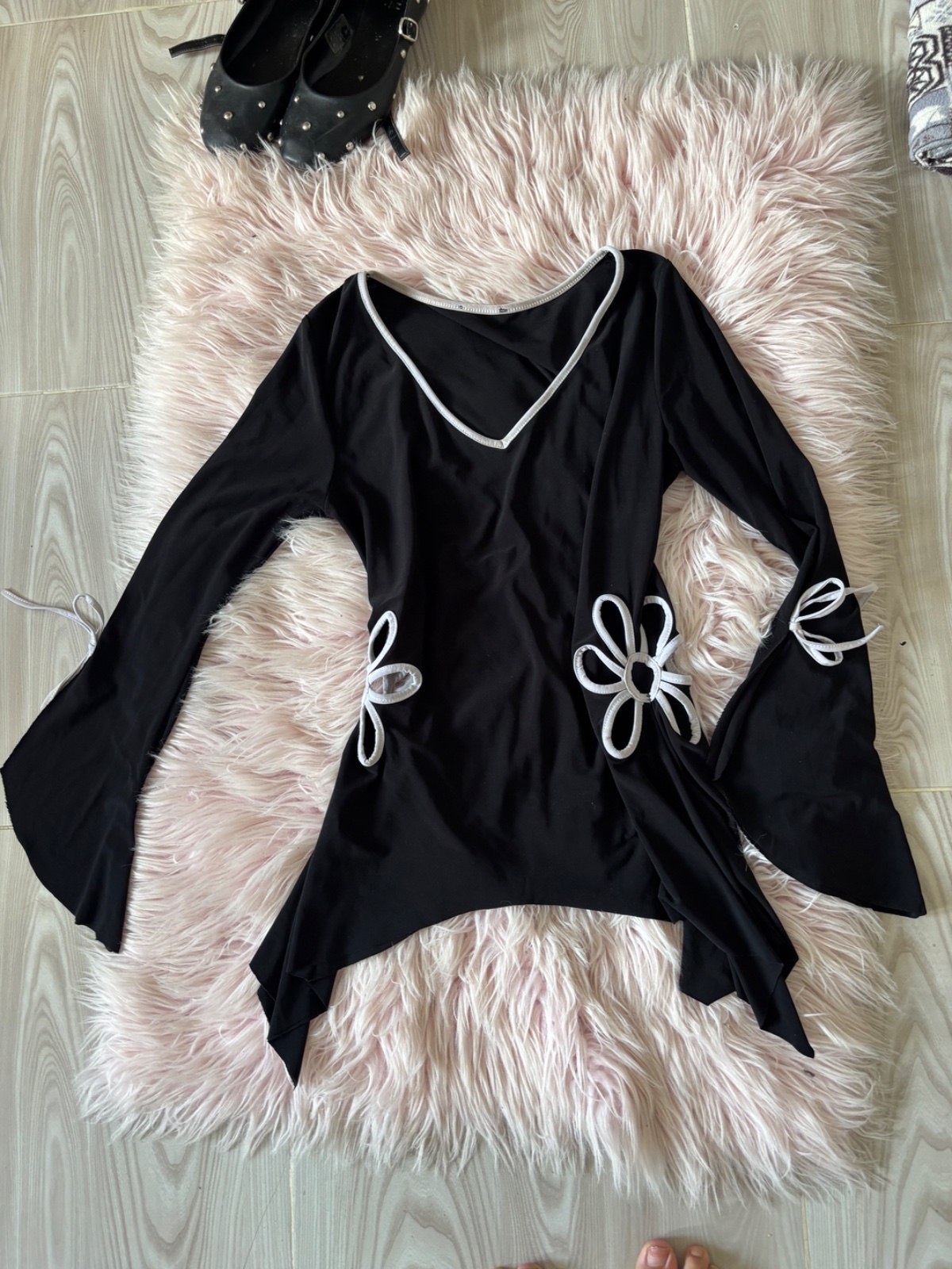 Y2k cut out dramatic top