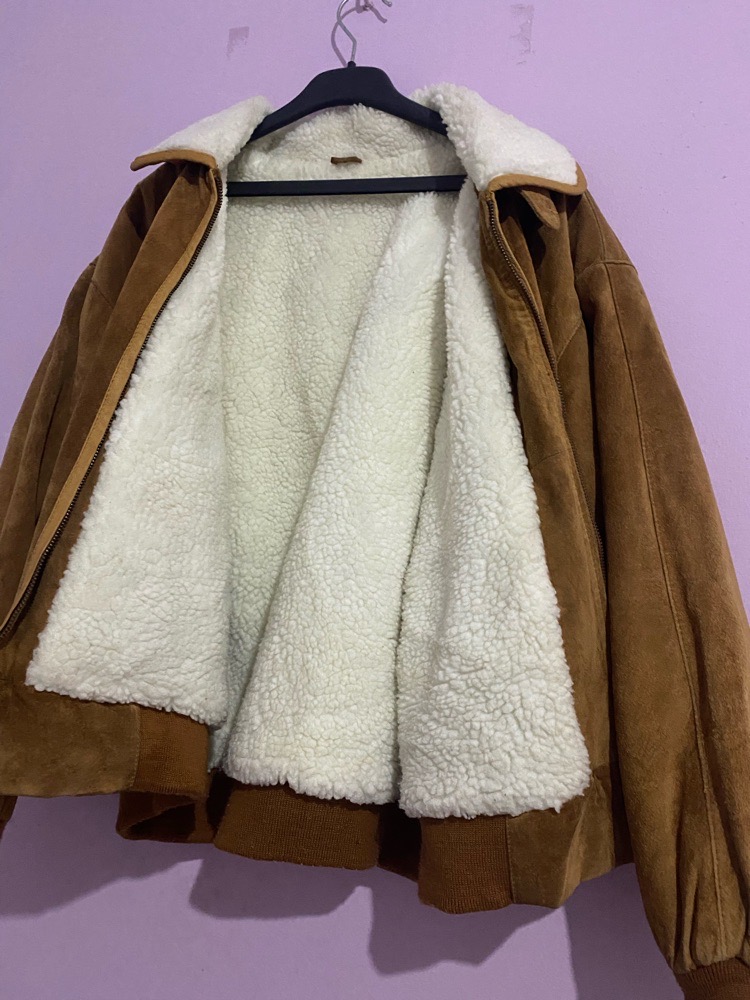 Blouson aviateur en daim avec doublure en sherpa