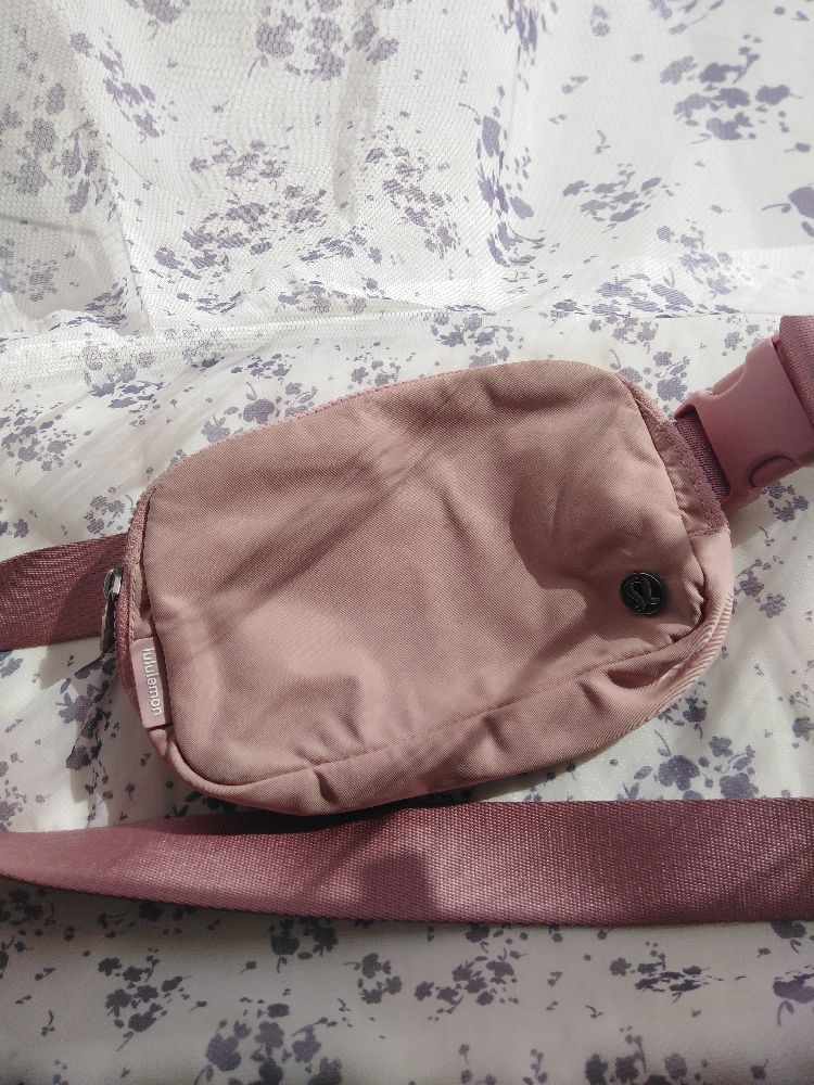 Lululemon belt bag