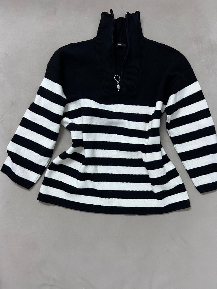 Pul raillé noir et blanc