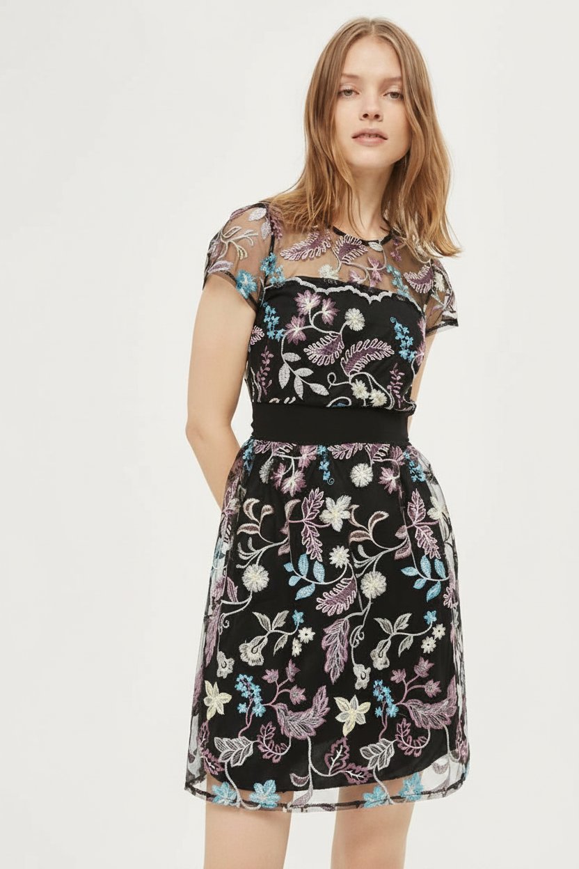 Robe florale noir posé 