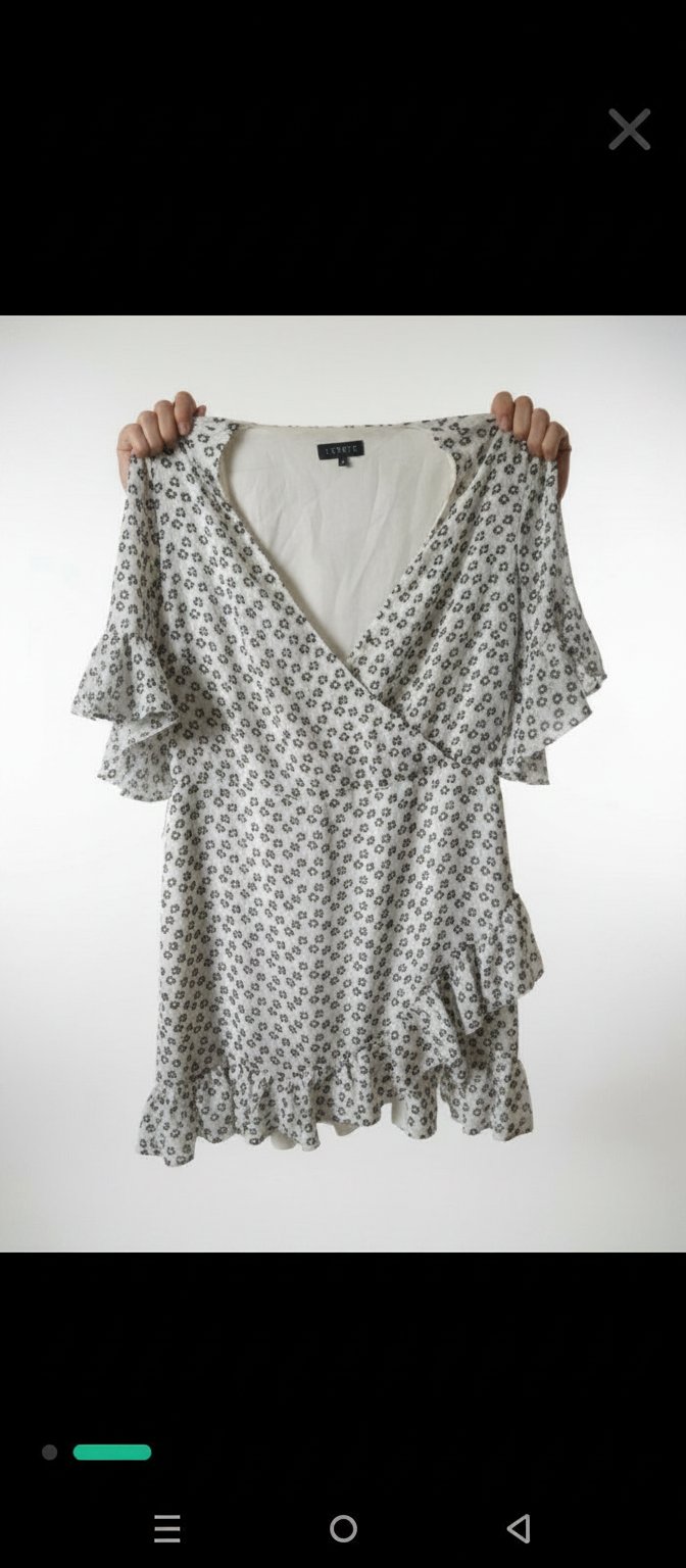 Robe portefeuille floral  sans ceinture style stradivaruis