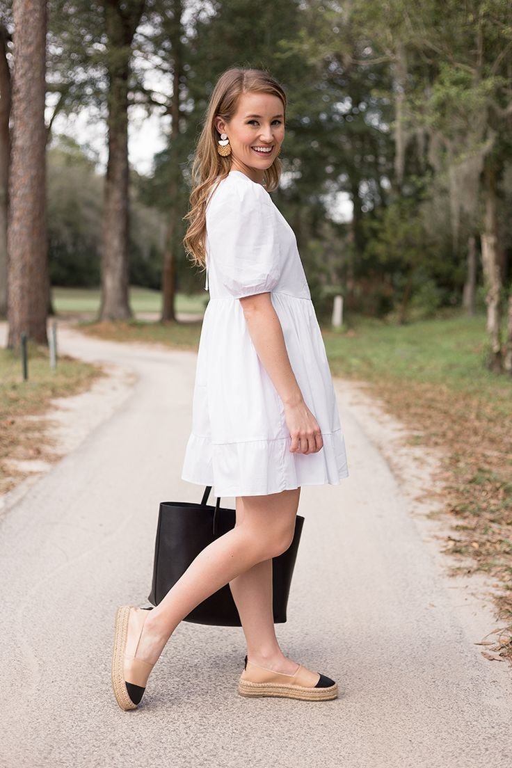 Robe blanche ouversiz 