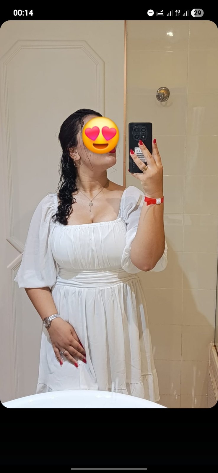 Robe blanche élégante et féminine 🤍
