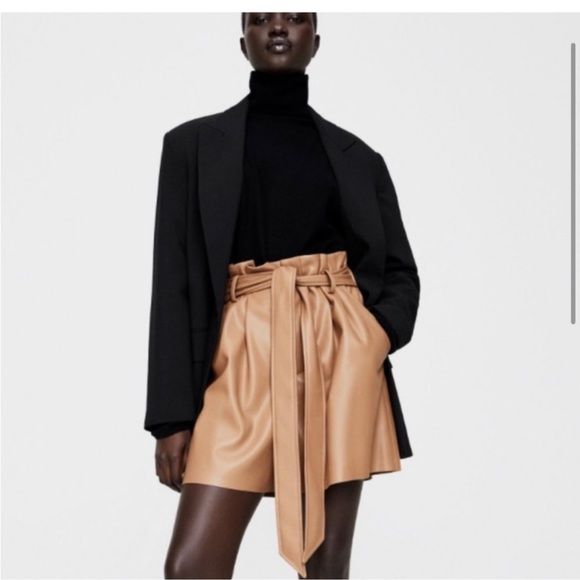 Un short zara cuir 