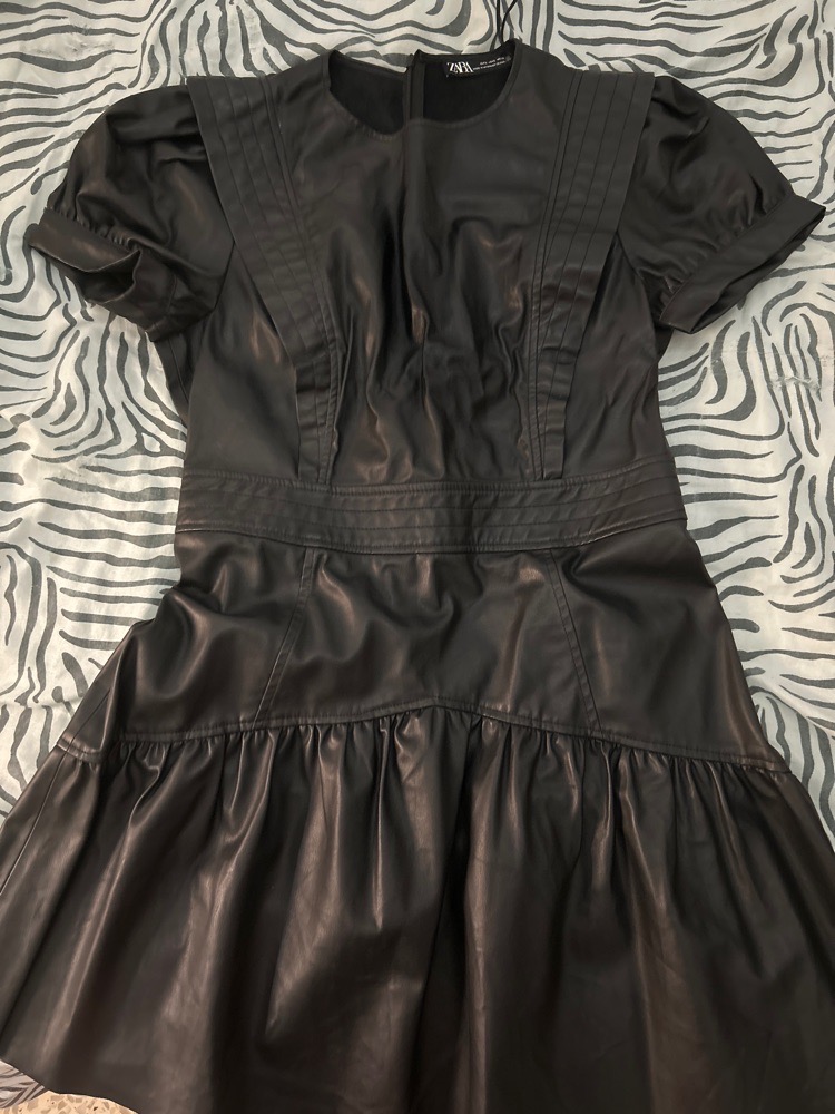 Robe zara cuir en noir