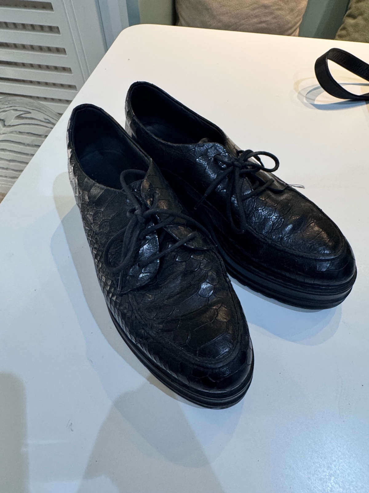 Derbies en cuir noir