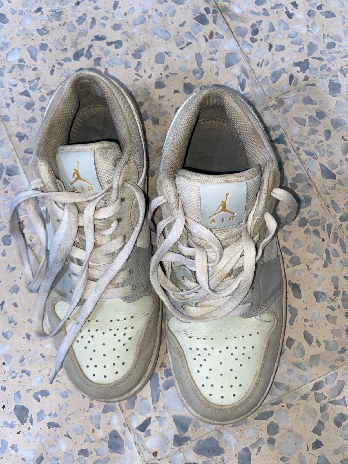 Nike jordan low