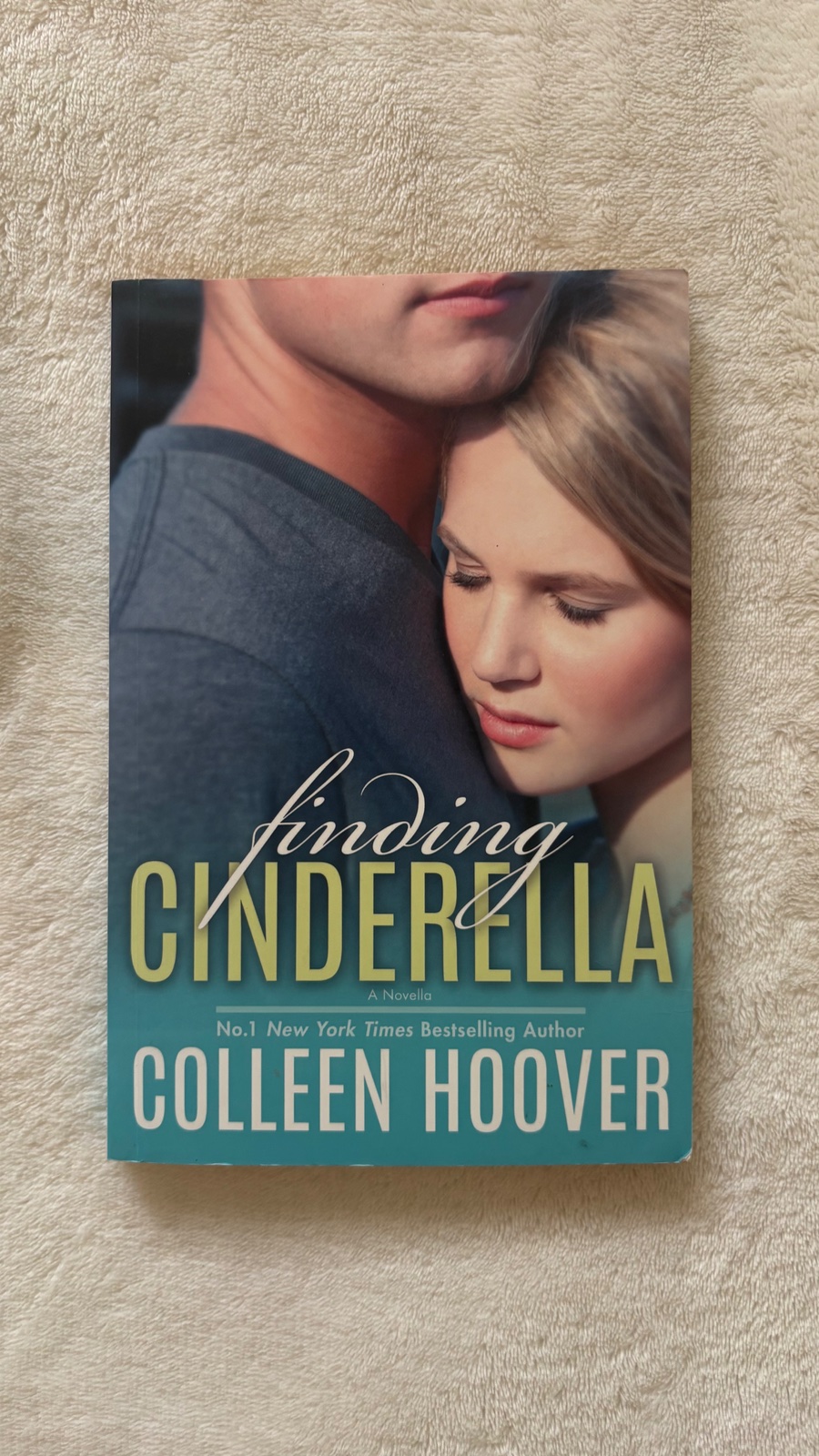 Livre finding cinderella de collen hoover ORIGINAL 