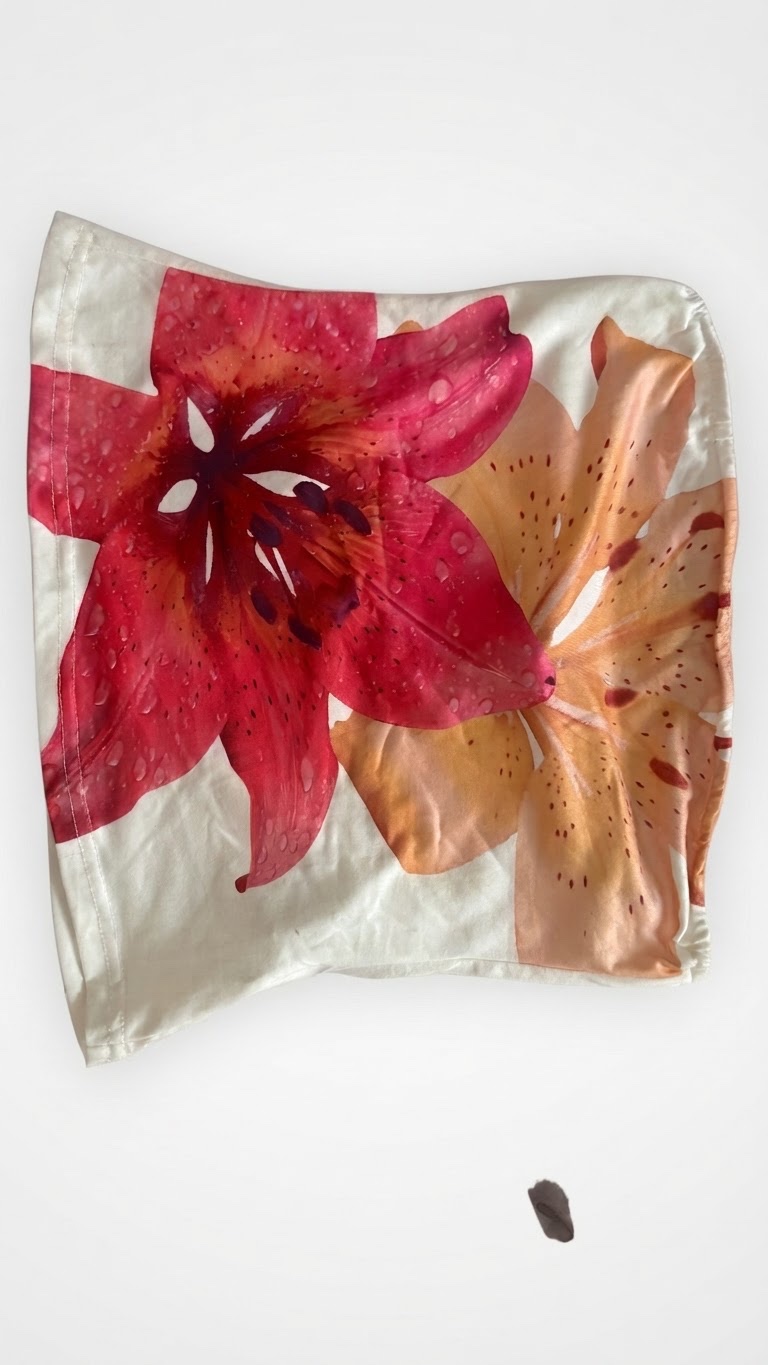 Top sans manche avec des fleurs 