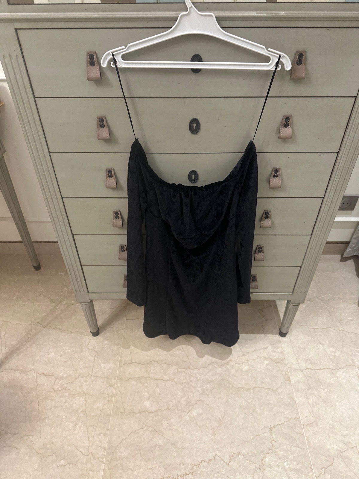 Robe noir en velour 