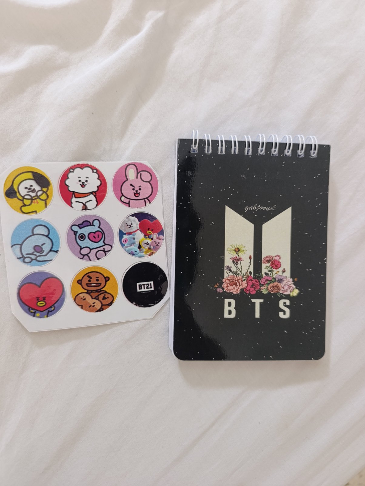 Notebook BTS avec stickers 