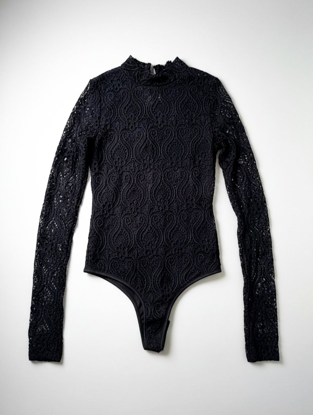 Pull noir