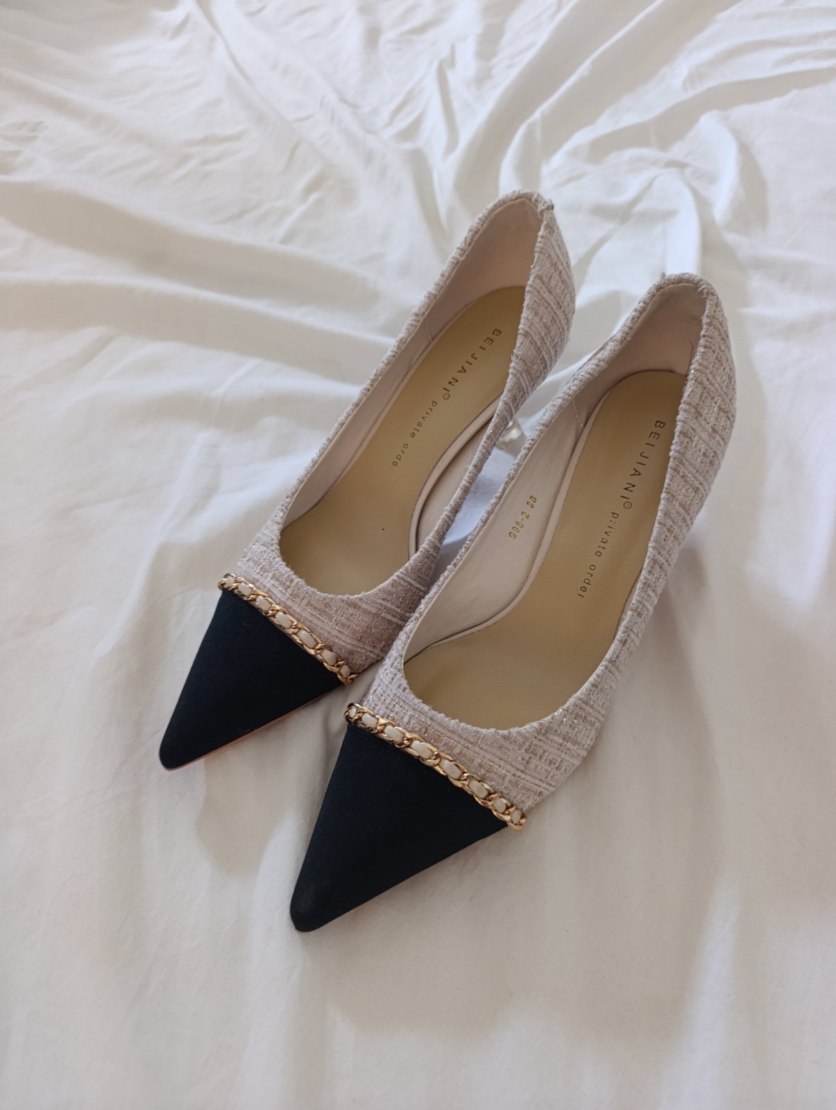 Escarpins Bicolores en Tweed & Bout Noir – Style Chanel Chic