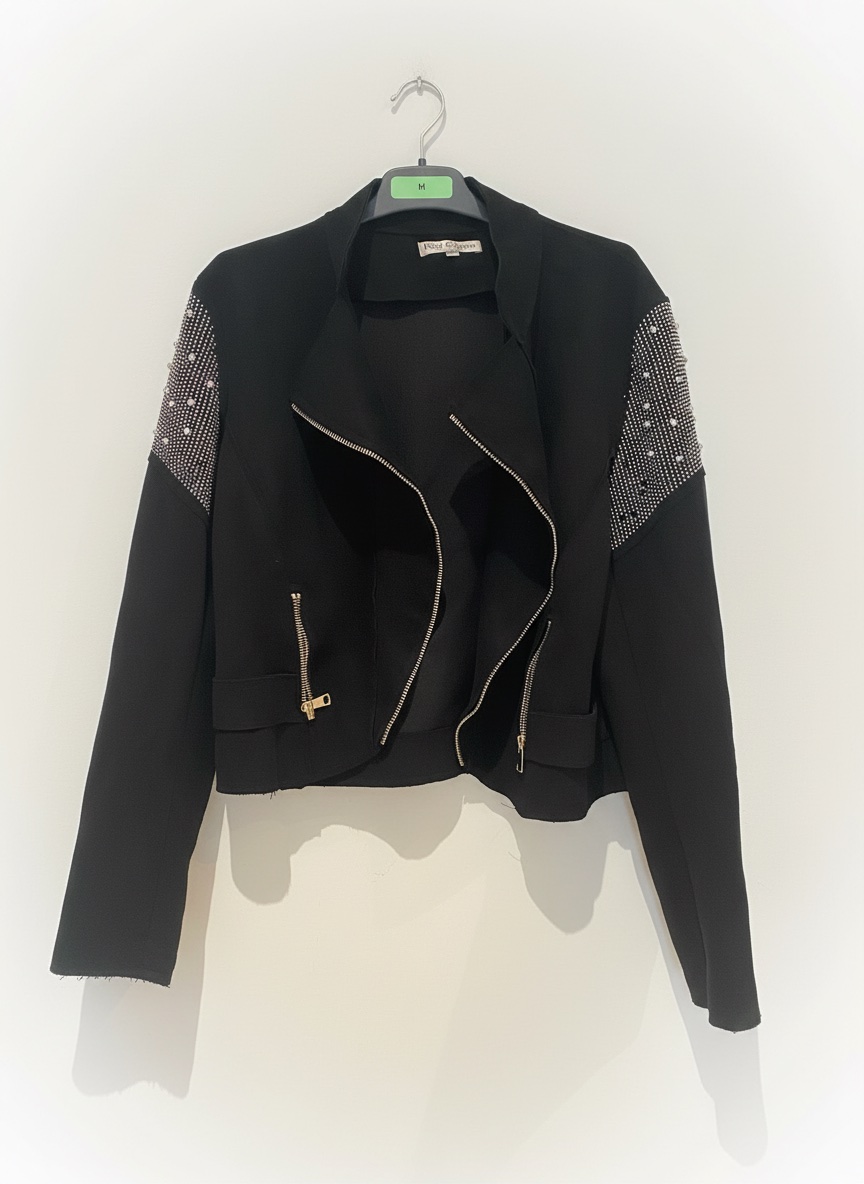 Veste noir avec des strass