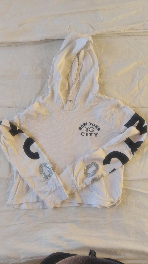 Pull NYC fille