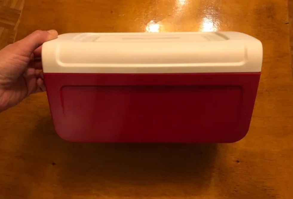 Boîte à pain tupperware 