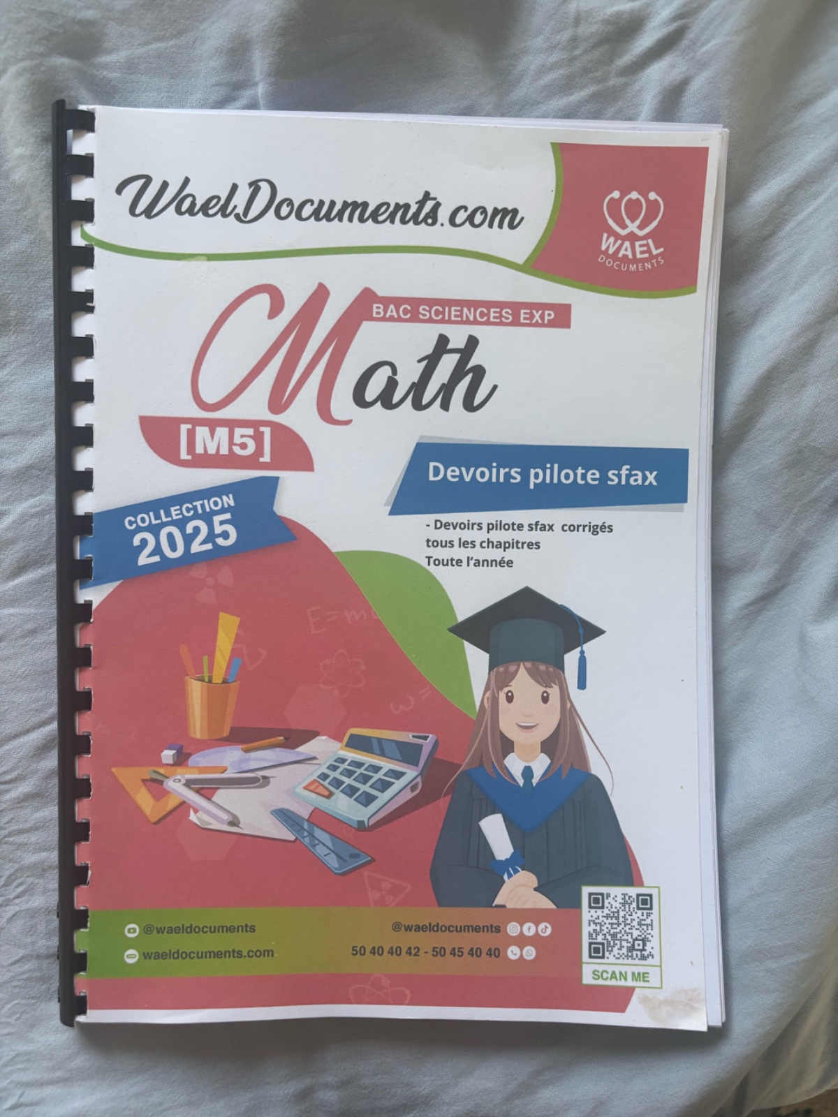 Livre des examens math + des resumés cadeaux