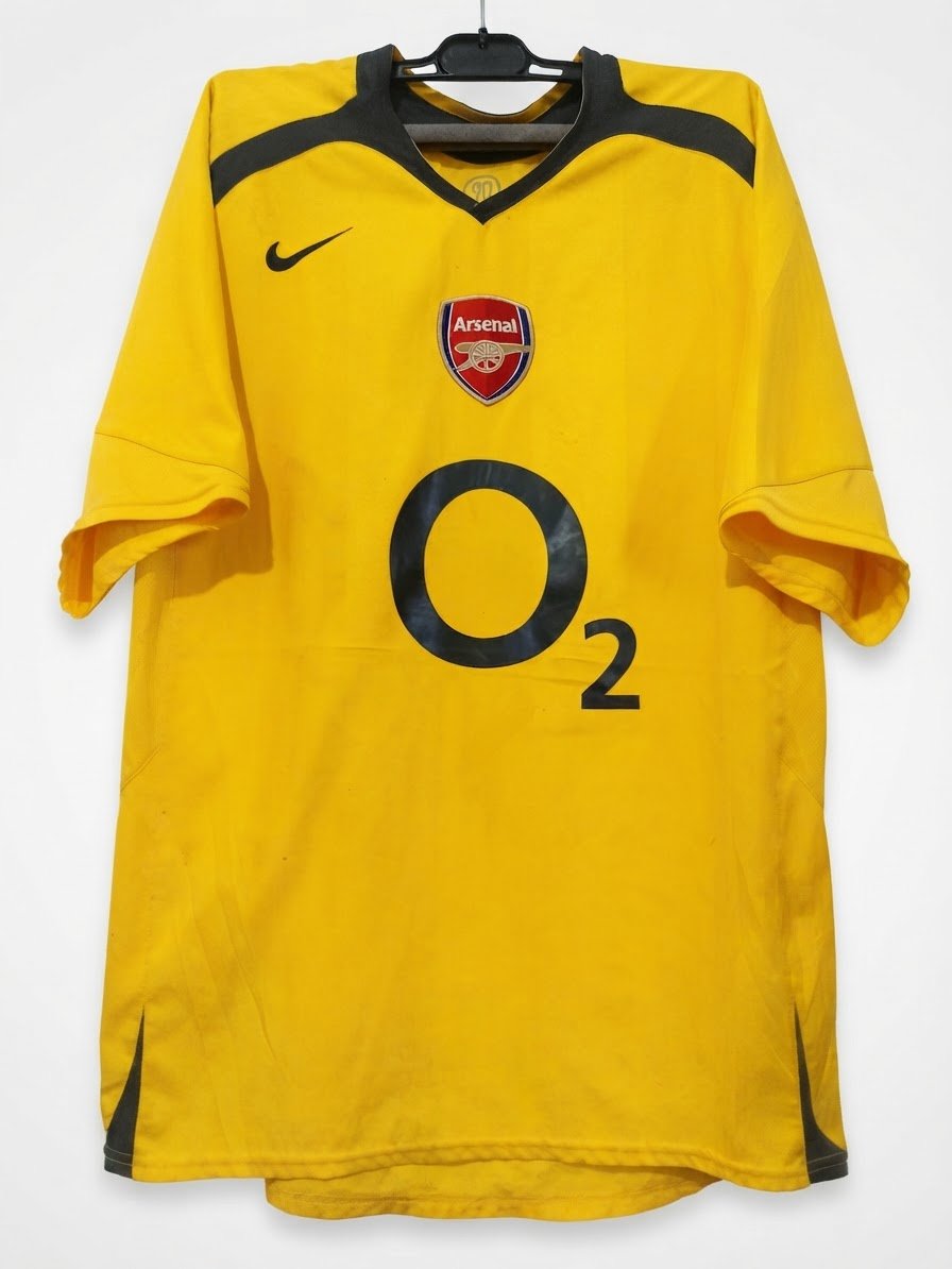 Arsenal 2005 away shirt