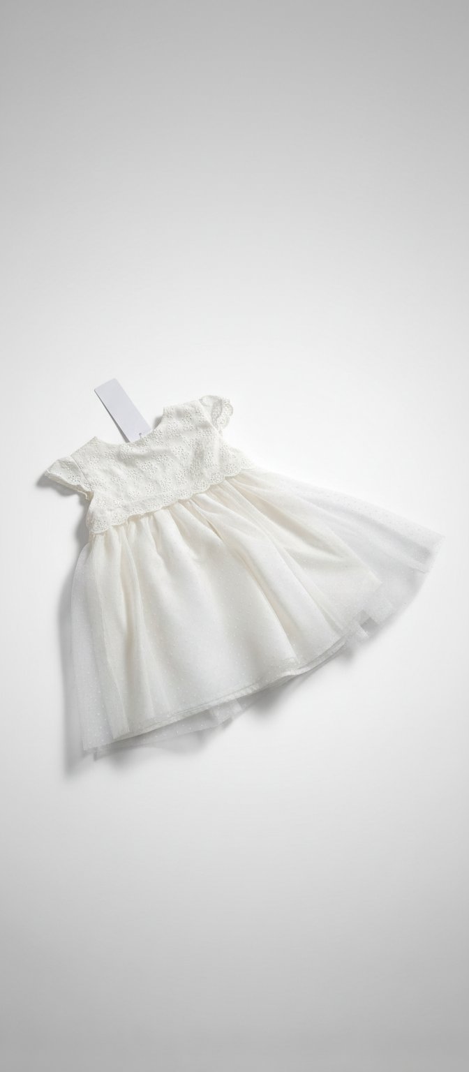 Robe blanche très mignonne 