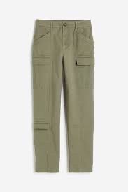 Un pantalon cargo 