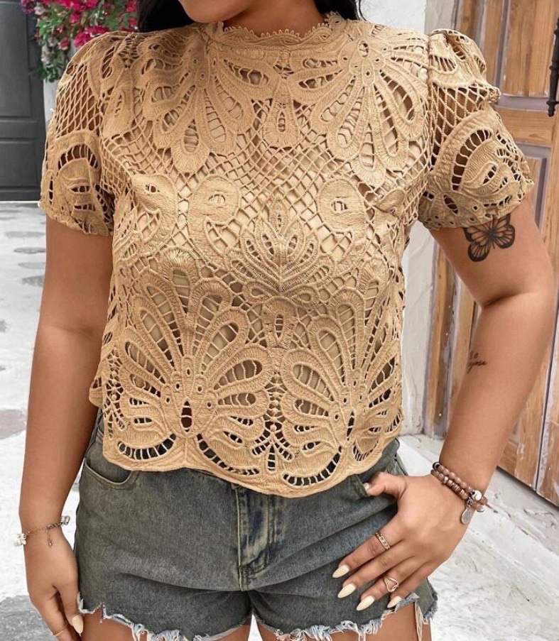 Franclia Plus Size Embroidery Puff Sleeve Blouse