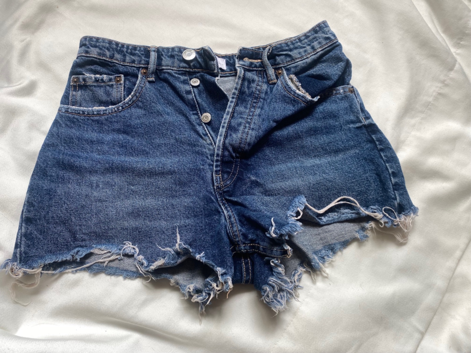 Short en jean .ZARA.