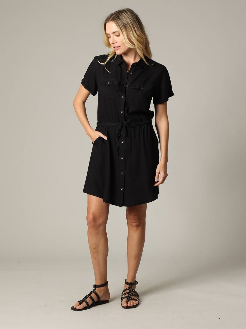 Robe Noir Simple