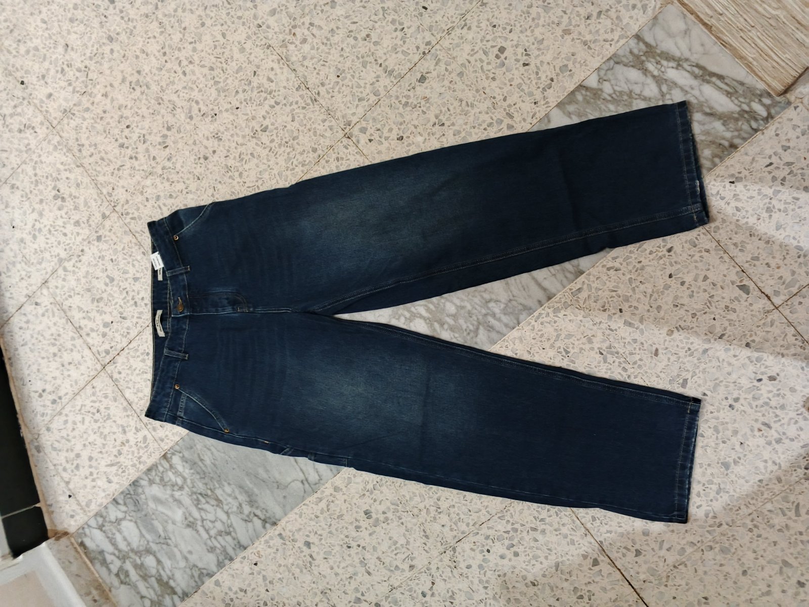 A vendre un jean baggy