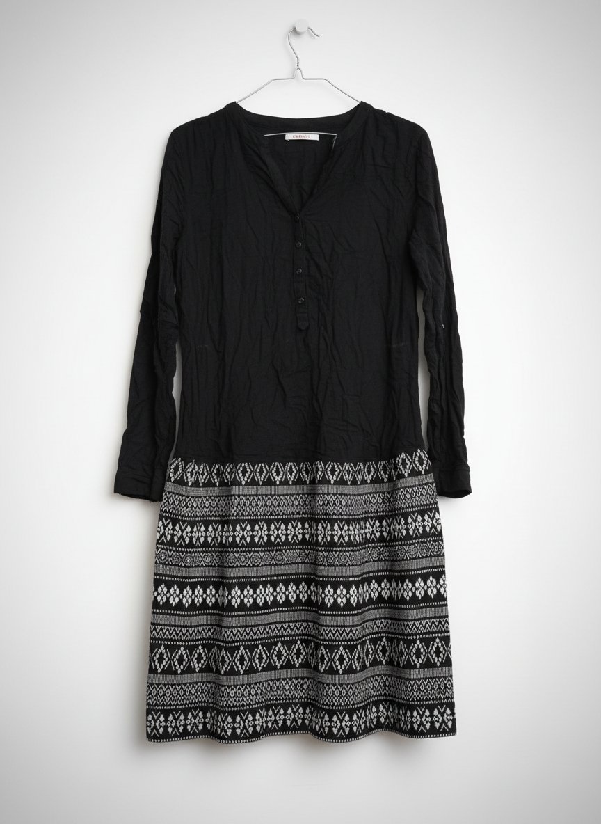 Une jolie robe taille 38 de la marque camaïeu très Bon Etat 