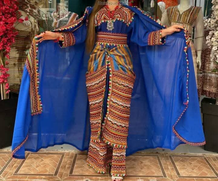 Une magnifique robe kabyle soirée 4 pièces neuf jamais porté 