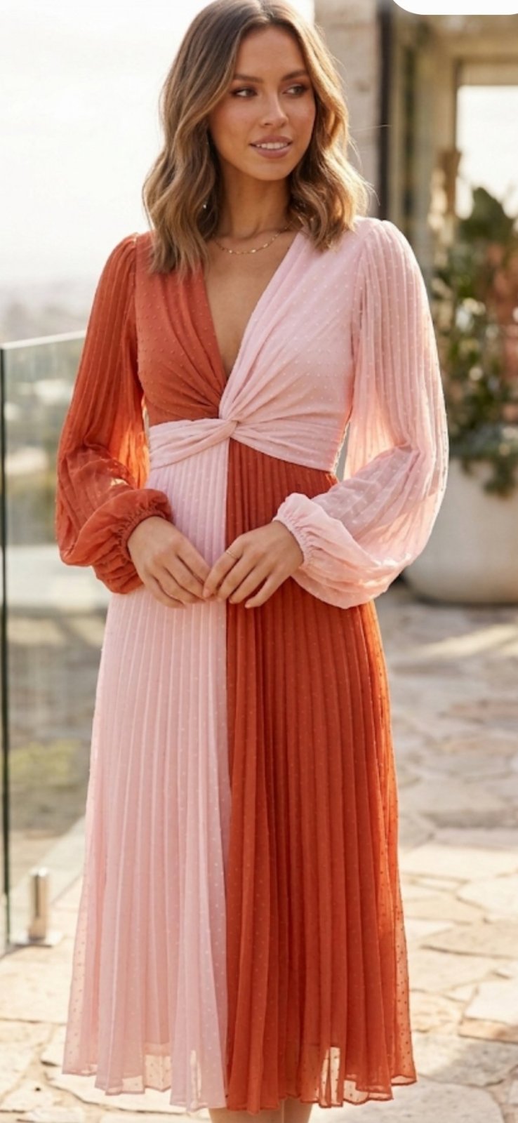 Robe très classe manches bouffantes plissée taille 36 38 comme neuve 