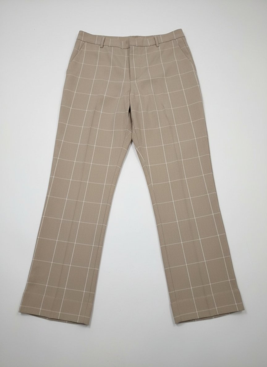Un très beau pantacheville taille 38 comme neuf de la marque Mango 