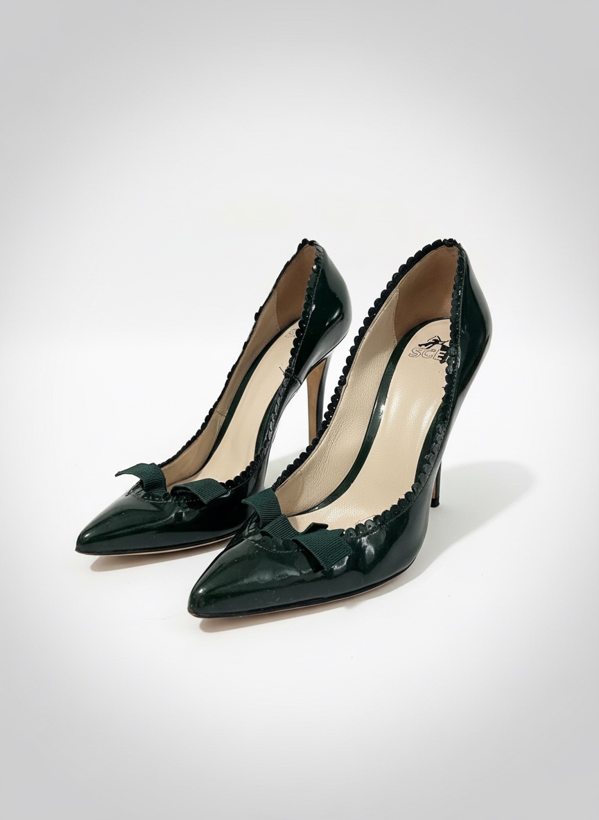 Escarpins en cuir verni vert sapin avec nœud