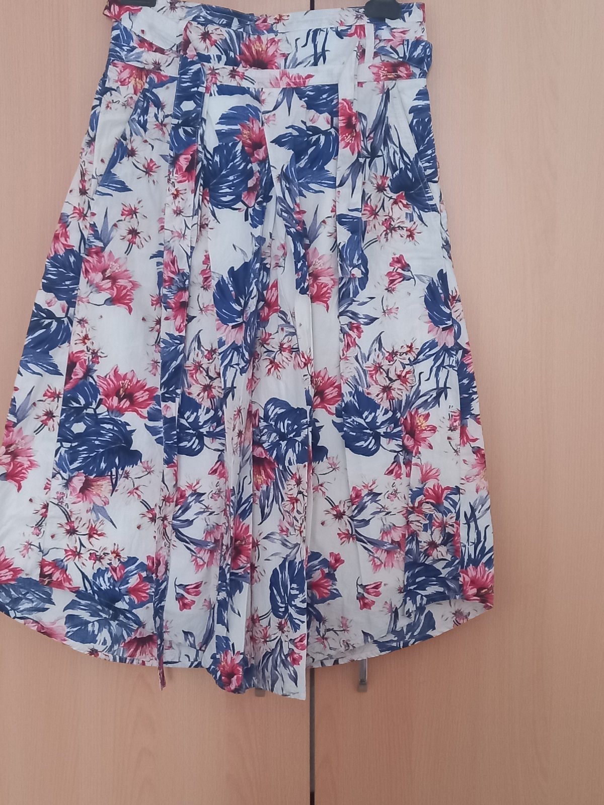 Jupe 3/4 fleurie 