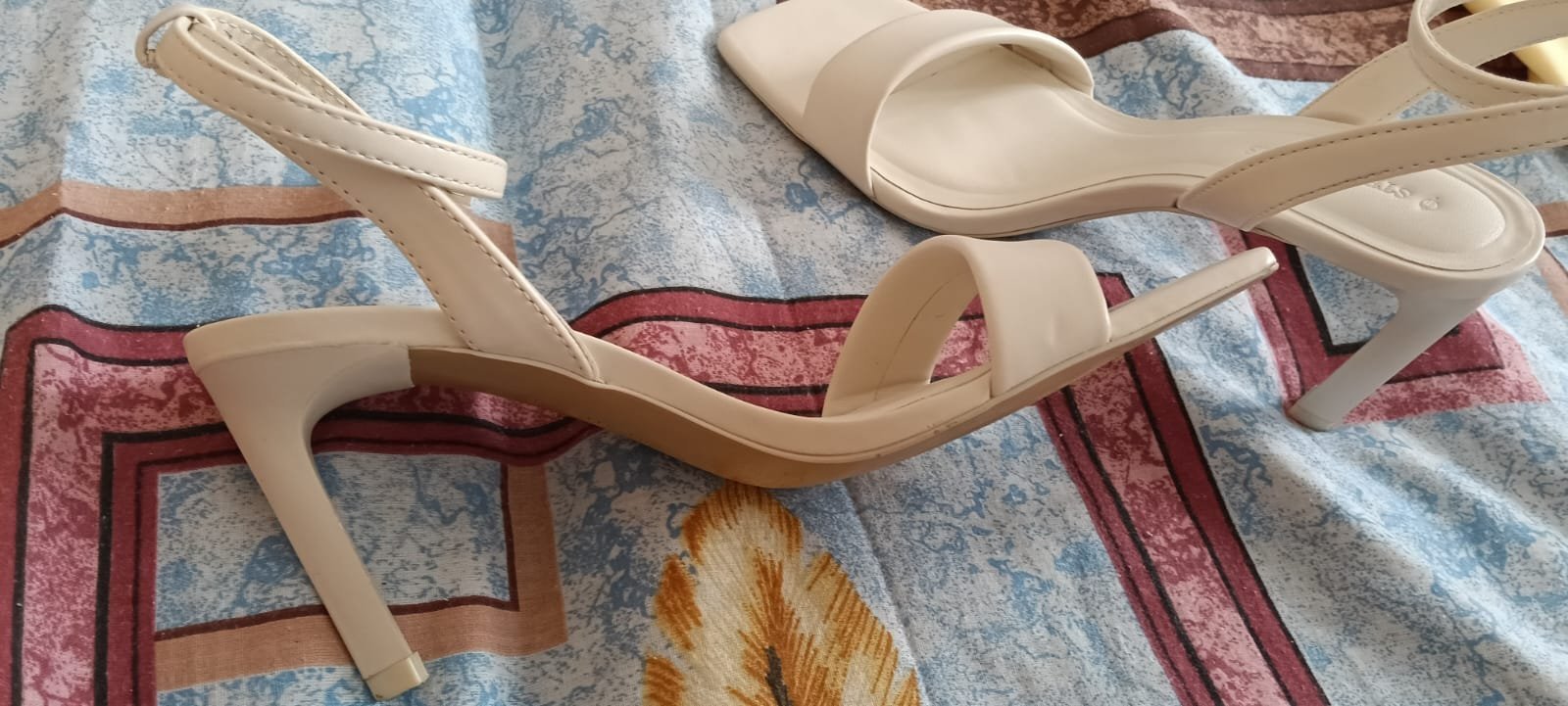 Sandale  blanc  confortable taille 35 me ilabess petite taille 36