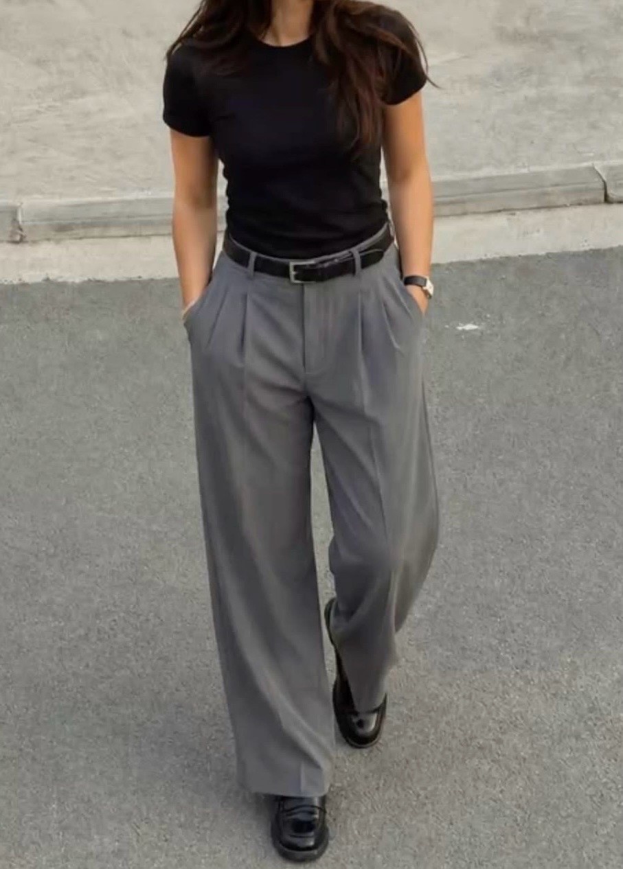 Pantalon gris à pinces coupe droite