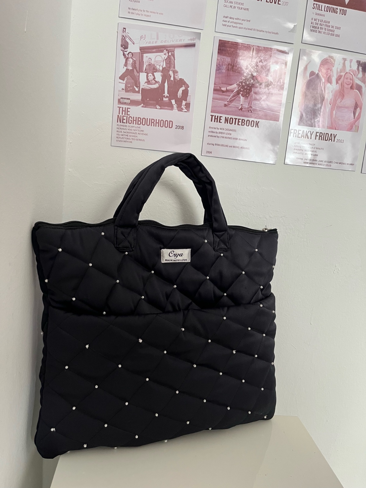 Sac pc noir avec des perles 