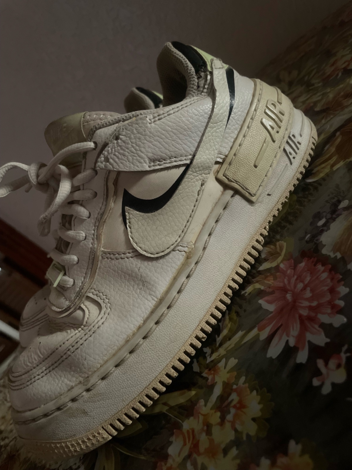 Nike Air Force 1 Shadow - Beige / Noir / Touches Volt
