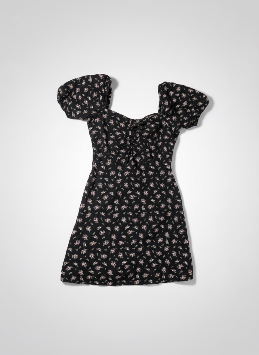  Robe courte gris foncé à fleurs et manches bouffantes