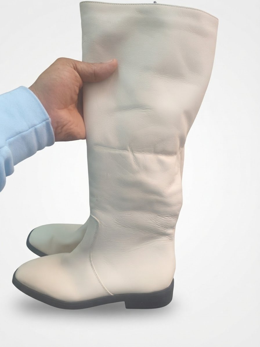 Botte haute pour femme d'une élégante couleur blanc crème (off-white),marque,AREZZO