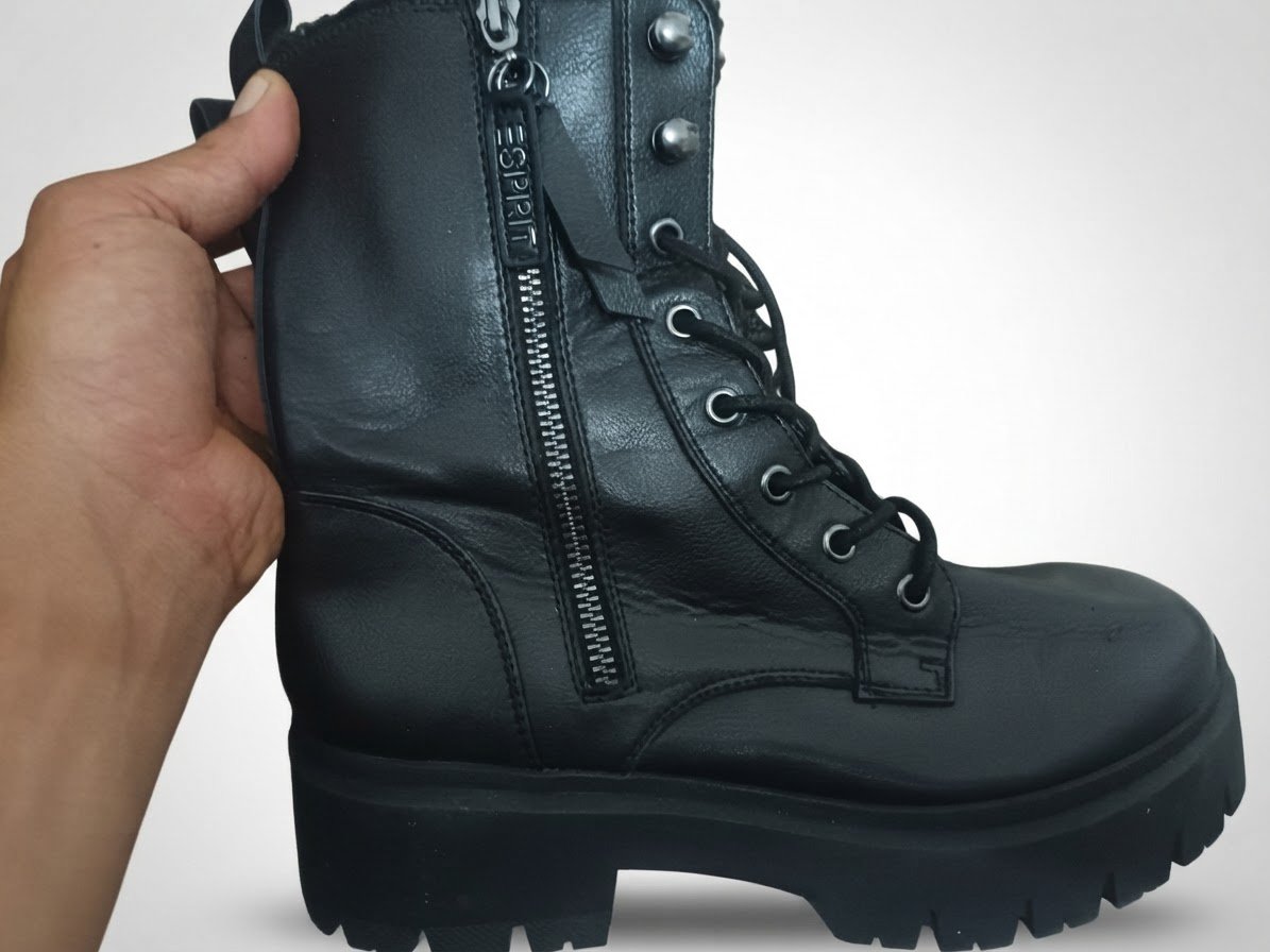 Bottines style Rangers de la marque Esprit d'origine en cuir.
