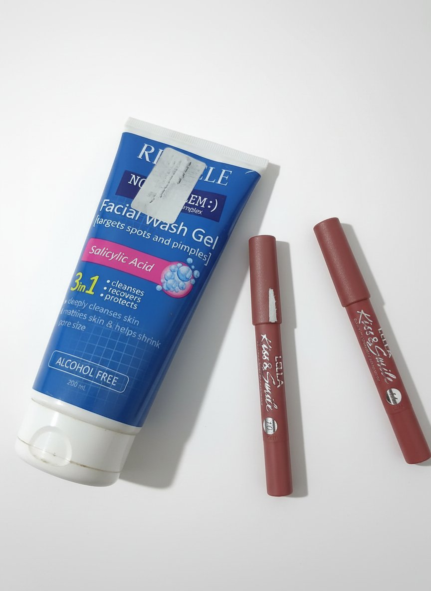 2 rouges à lèvres LELLA 😍 + gel nettoyant 