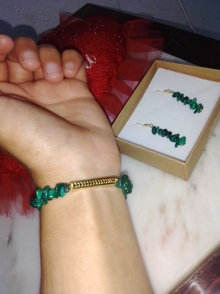 Bracelet et Boucles d'oreilles en pierre naturelle 💚