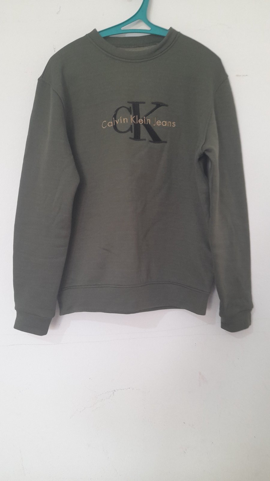 Pull homme  jamais porté Calvin Klein  neuf 💯💯💯💯 